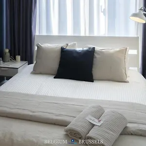 Homestay Chic With Bathroom - Terrace & Free Parking, Brussels
